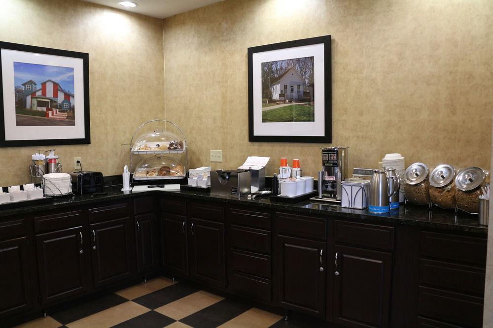 Magnuson Hotel Bourbonnais Extérieur photo