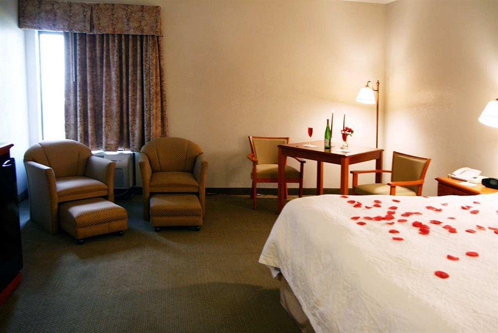 Magnuson Hotel Bourbonnais Chambre photo