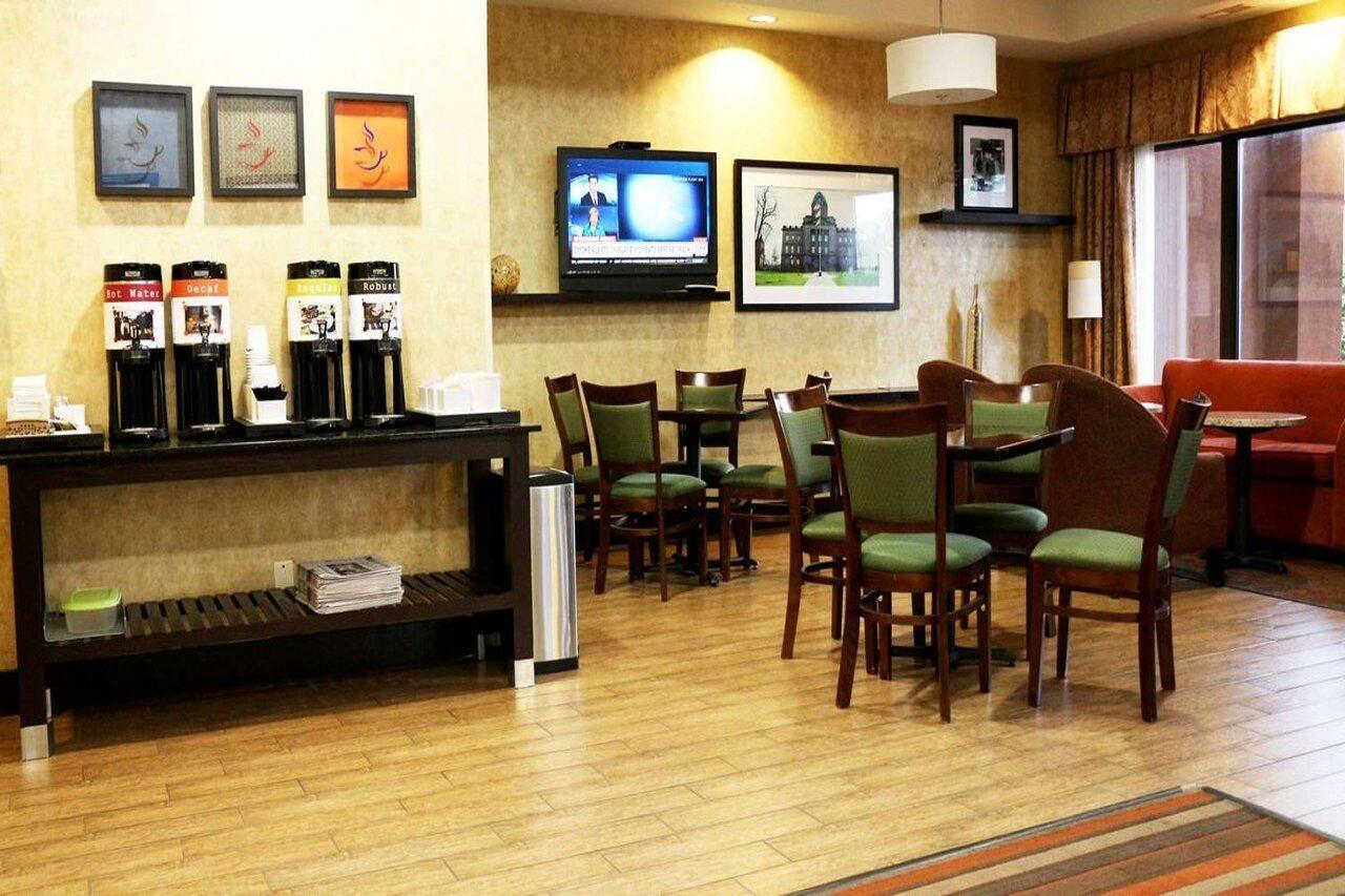 Magnuson Hotel Bourbonnais Extérieur photo