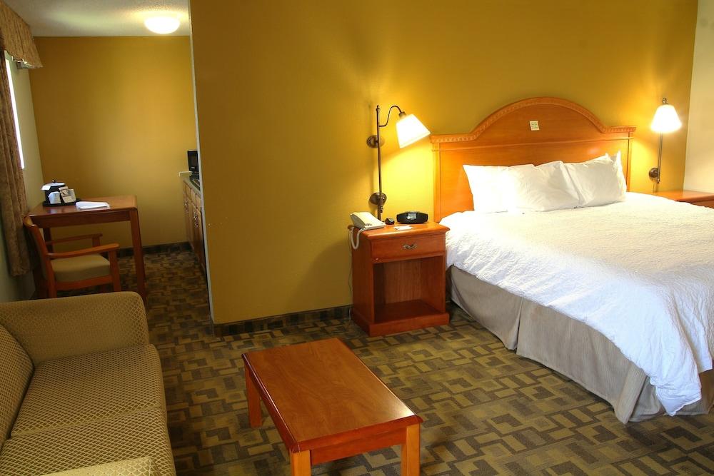 Magnuson Hotel Bourbonnais Extérieur photo