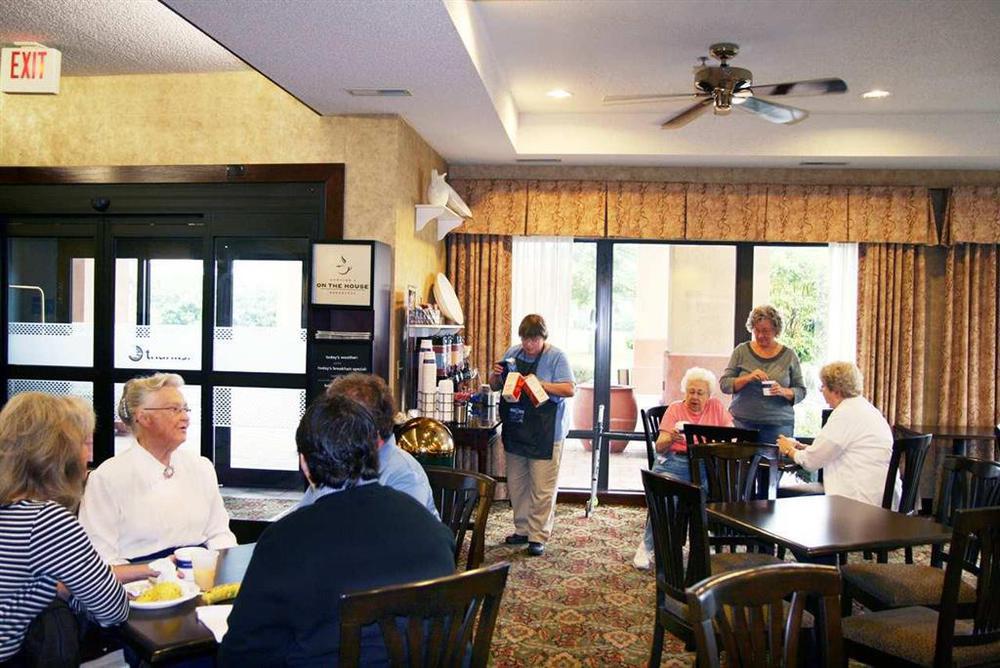 Magnuson Hotel Bourbonnais Restaurant photo