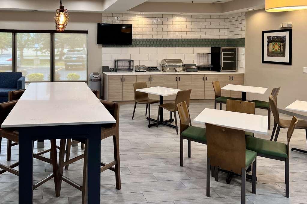 Magnuson Hotel Bourbonnais Restaurant photo
