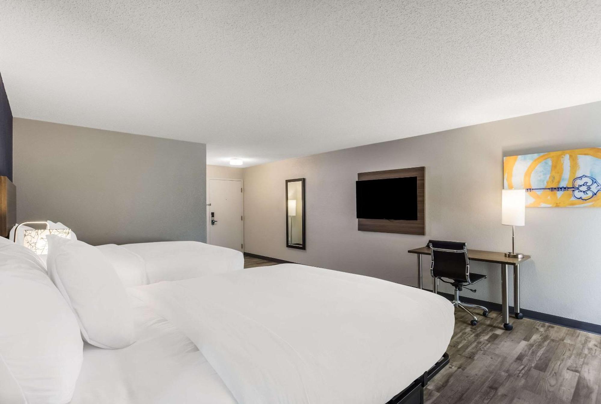 Magnuson Hotel Bourbonnais Extérieur photo