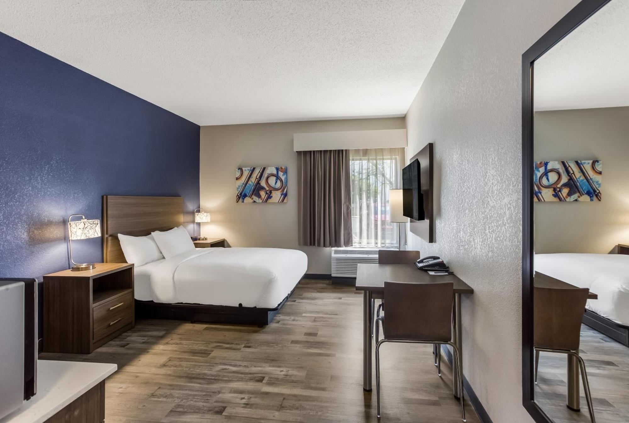 Magnuson Hotel Bourbonnais Extérieur photo