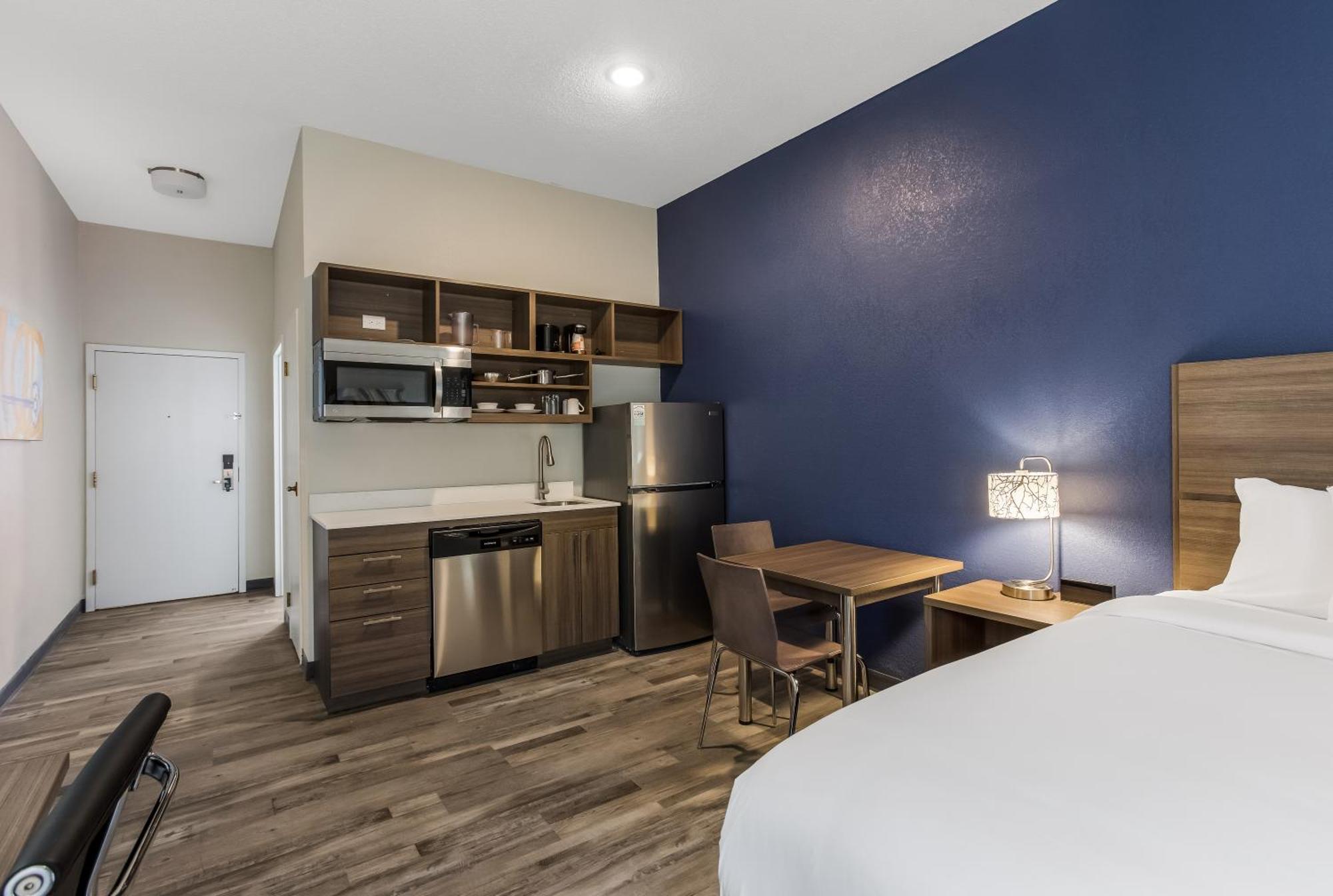 Magnuson Hotel Bourbonnais Extérieur photo